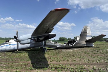 Máy bay quân sự Nga vỡ đôi, bốc cháy tại Cộng hoà Czech