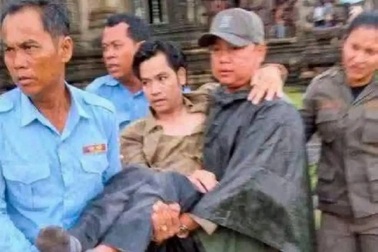 Ngồi trú mưa ở ngôi đền nổi tiếng, 3 du khách bị sét đánh thiệt mạng