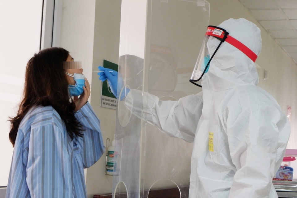 Hà Nội: Nam sinh viên mắc Covid-19 đã đi học, đến đám cưới - 1 Hà Nội: Nam sinh viên mắc Covid-19 đã đi học, đến đám cưới - 1