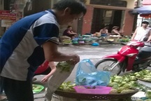 Nhọc nhằn mưu sinh, nuôi con học đại học