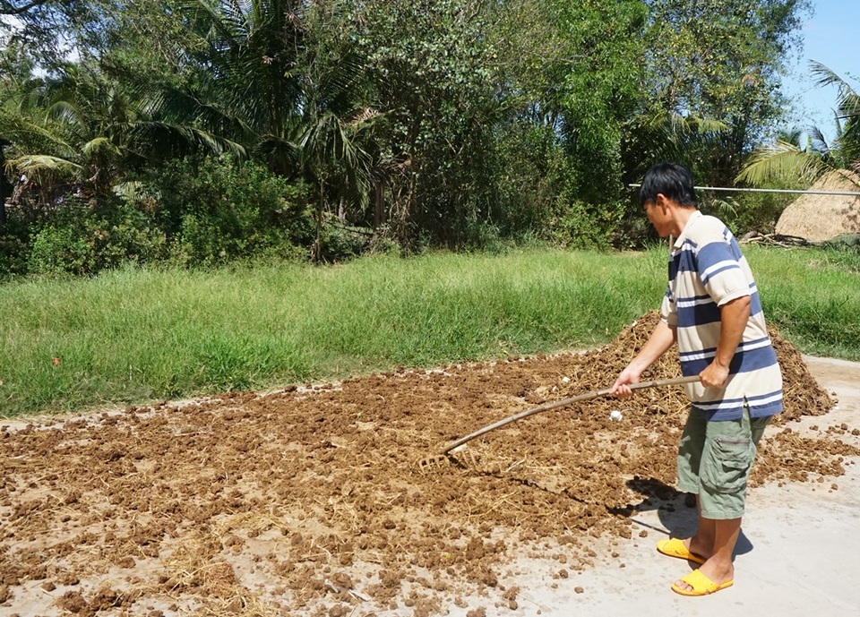 Những mảnh đời bất hạnh trong gia đình tồn tại bằng nghề không tưởng - 3 Những mảnh đời bất hạnh trong gia đình tồn tại bằng nghề không tưởng - 3
