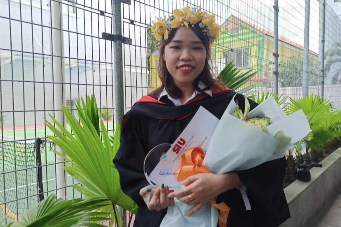 Nữ thủ khoa giành học bổng thạc sĩ, đi học... lĩnh lương 15 triệu đồng - 2 Nữ thủ khoa giành học bổng thạc sĩ, đi học... lĩnh lương 15 triệu đồng - 2
