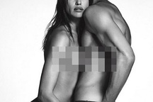 Siêu mẫu Nga chụp ảnh “nude” táo bạo