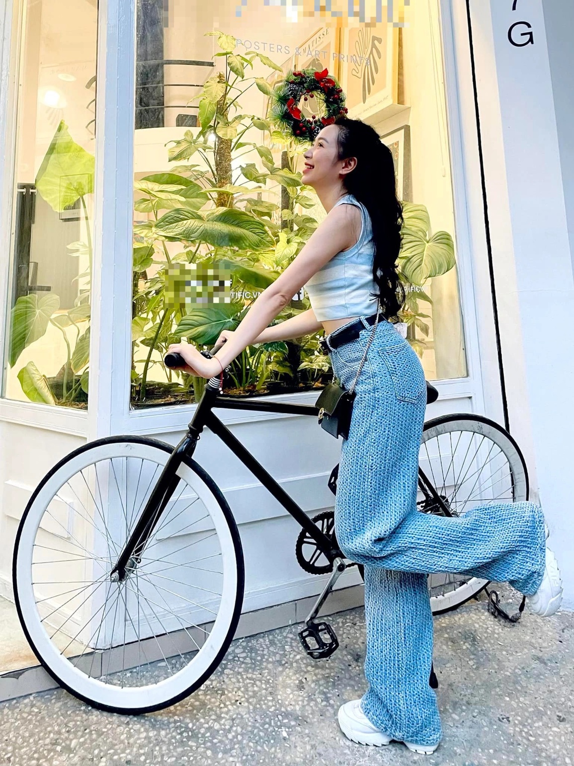 Bầm dập vì cảnh bị đánh ghen, Kim Oanh Thương ngày nắng về tiết lộ bí mật - 9 Bầm dập vì cảnh bị đánh ghen, Kim Oanh Thương ngày nắng về tiết lộ bí mật - 9