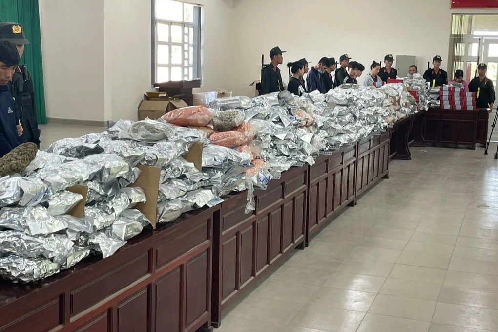 Bí mật đằng sau nhóm Cô tiên thơm. Chuyên mùi - 1