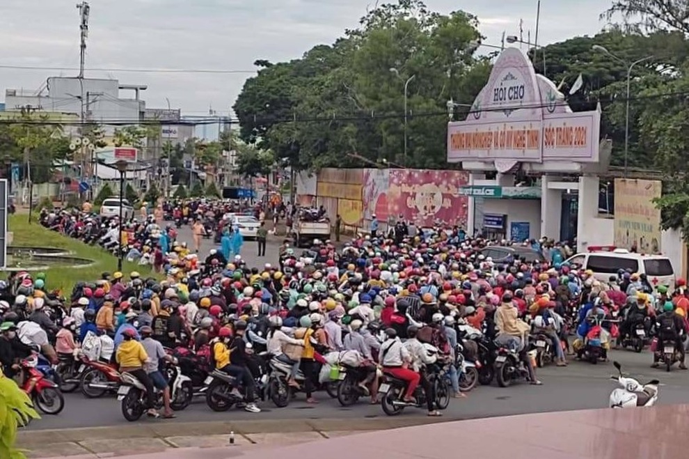 Hàng ngàn dân vùng dịch về quê, Sóc Trăng đề nghị ngưng cấp giấy đi đường - 2 Hàng ngàn dân vùng dịch về quê, Sóc Trăng đề nghị ngưng cấp giấy đi đường - 2