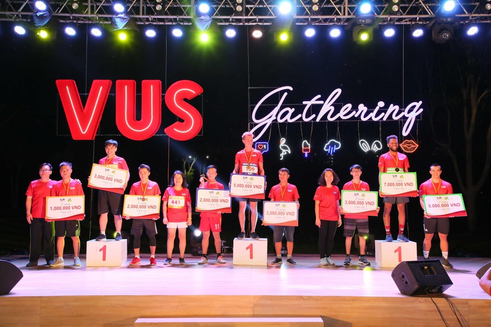 Tập thể VUS cùng nhau trồng rừng với 2.579 cây xanh - 9 Tập thể VUS cùng nhau trồng rừng với 2.579 cây xanh - 9
