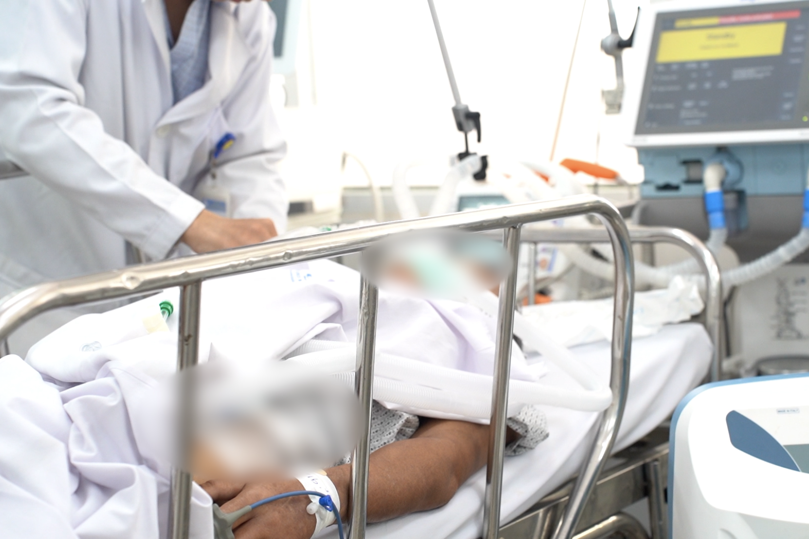 Liên tiếp ghi nhận 2 ca đột ngột liệt nửa người nguy kịch ở đặc khu - 2