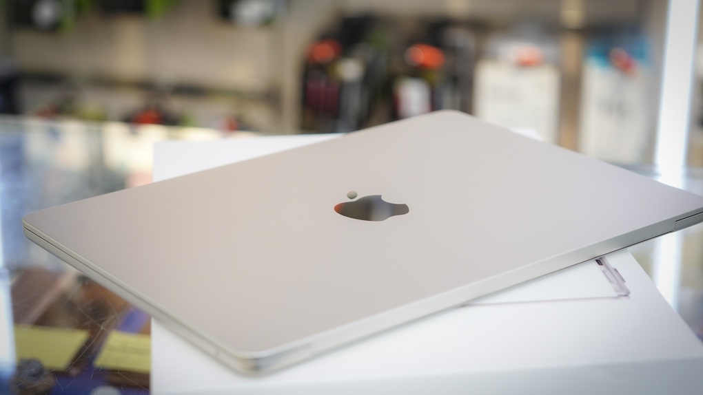 Trên tay MacBook Air M2 tại Việt Nam, giá 34 triệu đồng - 7 Trên tay MacBook Air M2 tại Việt Nam, giá 34 triệu đồng - 7