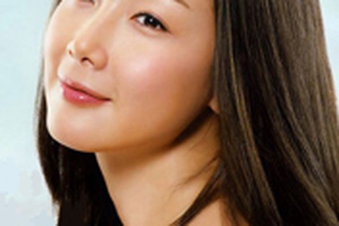 Lee Young Ae hay Choi Ji Woo: Ai sẽ là "Người quan trọng"?