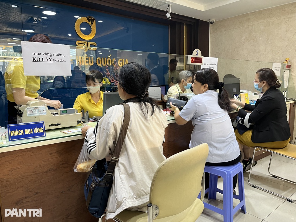 Hiện tượng lạ trong ngày vía Thần Tài ở hai miền Nam Bắc - 15 Hiện tượng lạ trong ngày vía Thần Tài ở hai miền Nam Bắc - 15
