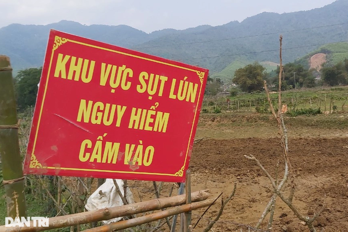 Hơn 100 ngôi nhà rạn nứt, gần 300 giếng cạn nước bất thường - 4 Hơn 100 ngôi nhà rạn nứt, gần 300 giếng cạn nước bất thường - 4