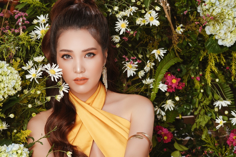 Năm mới, Á hậu Thụy Vân tiết lộ lý do vẫn trì hoãn sinh con thứ hai - 3 Năm mới, Á hậu Thụy Vân tiết lộ lý do vẫn trì hoãn sinh con thứ hai - 3