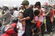 Dân “lơ là” với quy định mới về MBH