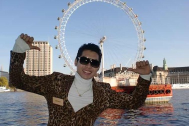 Nam Thành thăm quan London