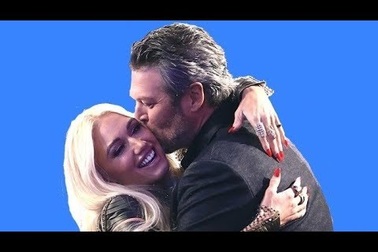 Gwen Stefani hạnh phúc bên Blake Shelton