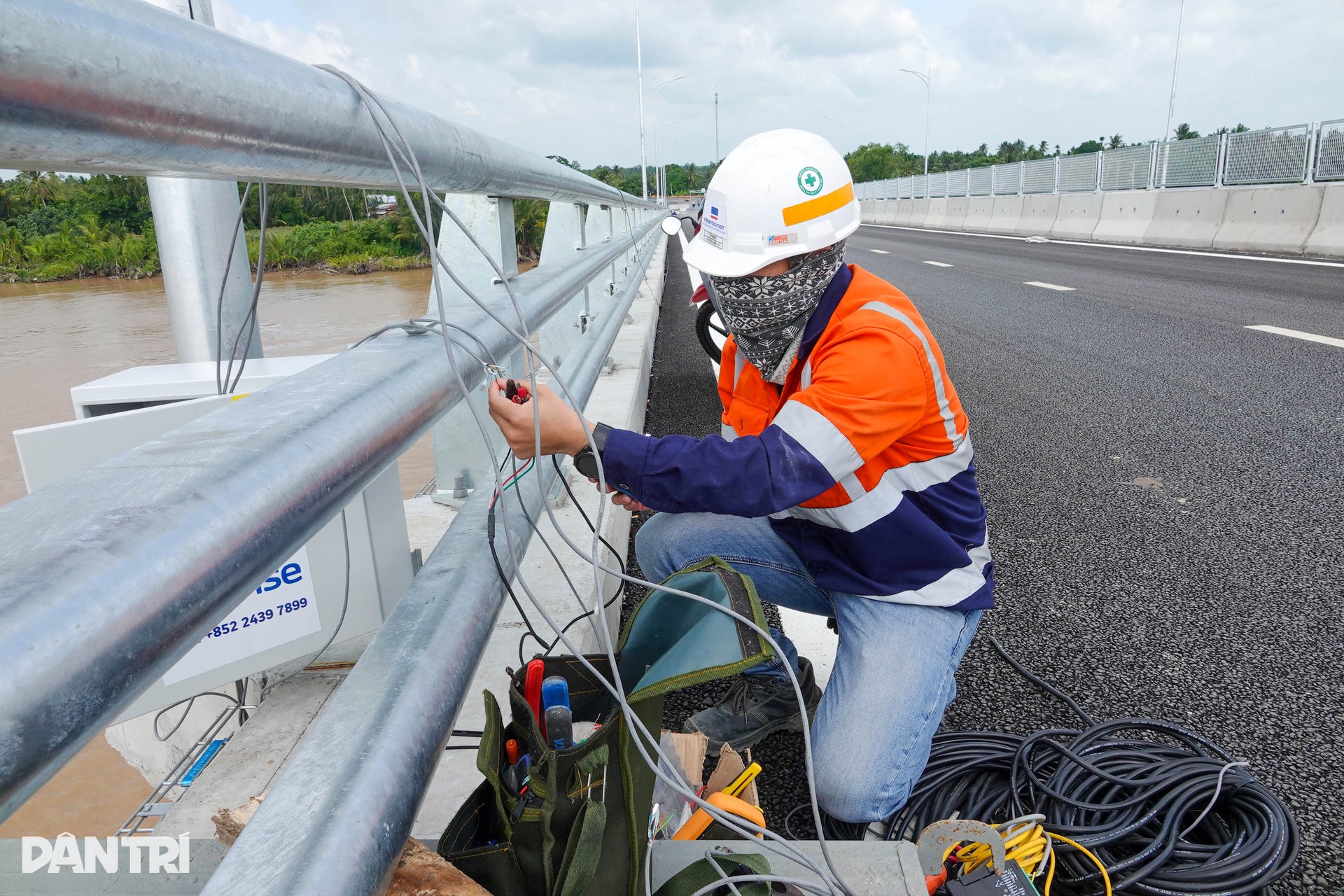 Cầu vượt sông Hậu nối Cần Thơ - Vĩnh Long chính thức thông xe tạm - 6 Cầu vượt sông Hậu nối Cần Thơ - Vĩnh Long chính thức thông xe tạm - 6