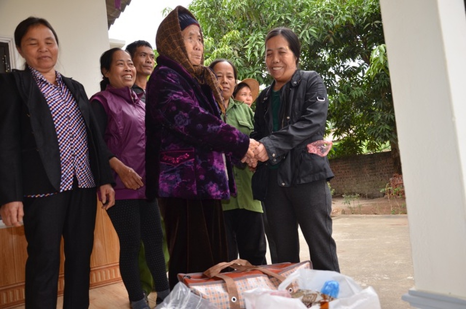Người đàn bà nửa thế kỉ mang hàm răng “kỳ dị” thay đổi số phận sau 5 tháng - 3 Người đàn bà nửa thế kỉ mang hàm răng “kỳ dị” thay đổi số phận sau 5 tháng - 3