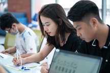 TPHCM: Hàng loạt trường ào ào công bố điểm sàn trước giờ G, Sư phạm top cao