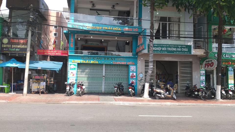 Đà Nẵng: Hết cách ly, nhiều hàng quán vẫn cửa đóng, then cài - 7 Đà Nẵng: Hết cách ly, nhiều hàng quán vẫn cửa đóng, then cài - 7