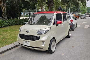 Mẫu ô tô "vuông như hộp" sau 13 năm mất giá chỉ 140 triệu đồng