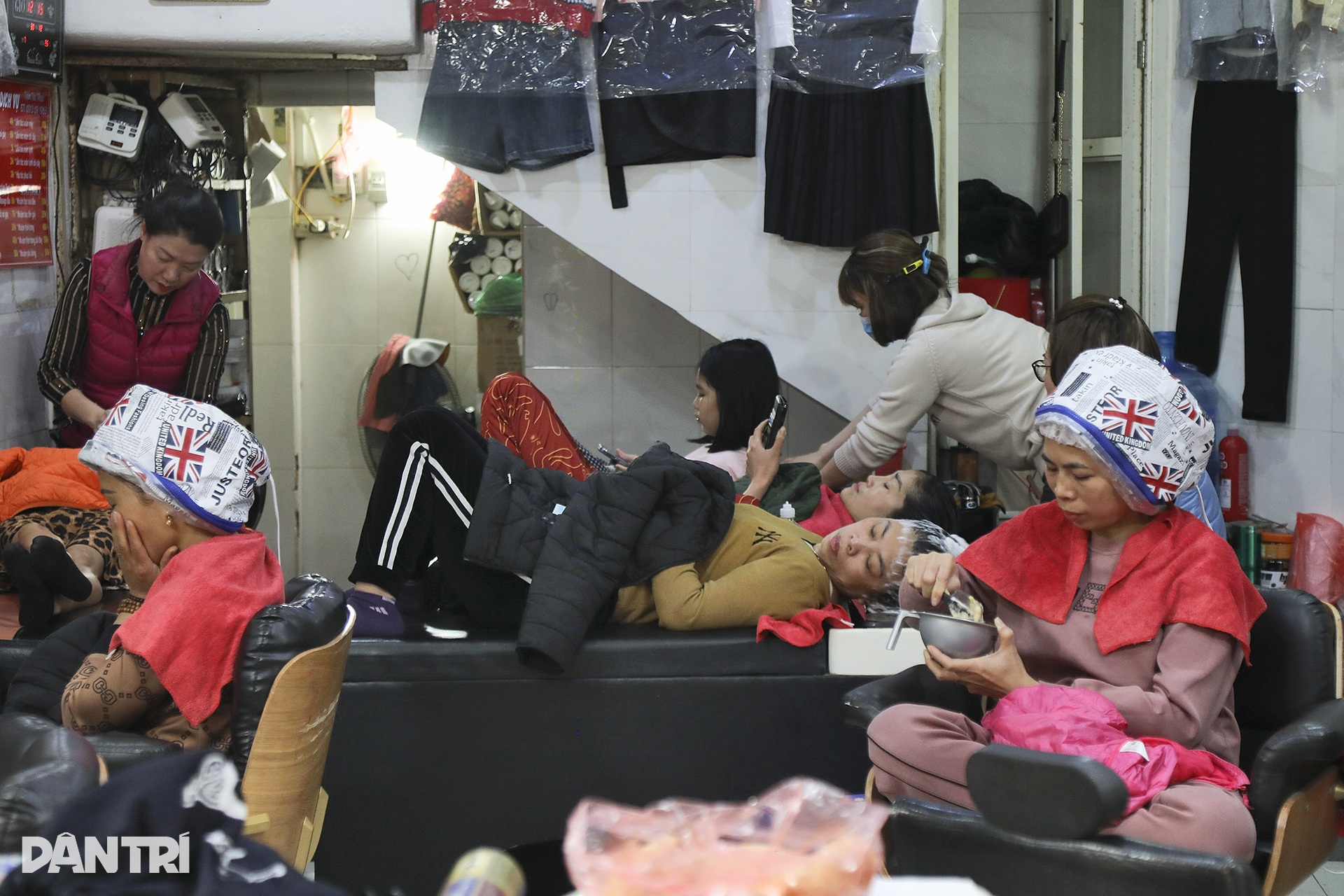 Hà Nội bình yên dưới nắng vàng rực rỡ ngày 30 Tết - 8 Hà Nội bình yên dưới nắng vàng rực rỡ ngày 30 Tết - 8