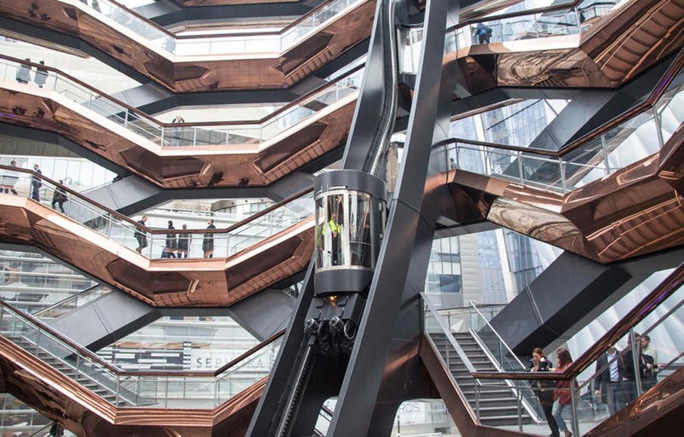 Cầu thang trị giá 150 triệu đô được ví như tháp Eiffel của New York - 3 Cầu thang trị giá 150 triệu đô được ví như tháp Eiffel của New York - 3