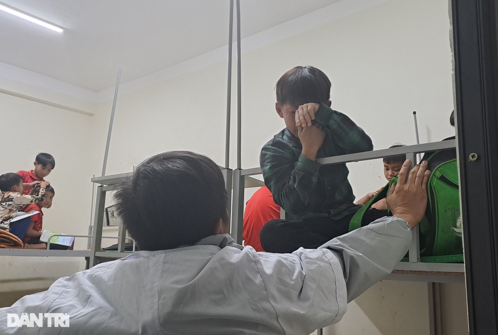 Cậu bé 10 tuổi nghẹn ngào: Mẹ cháu đi tù... - 3 Cậu bé 10 tuổi nghẹn ngào: Mẹ cháu đi tù... - 3