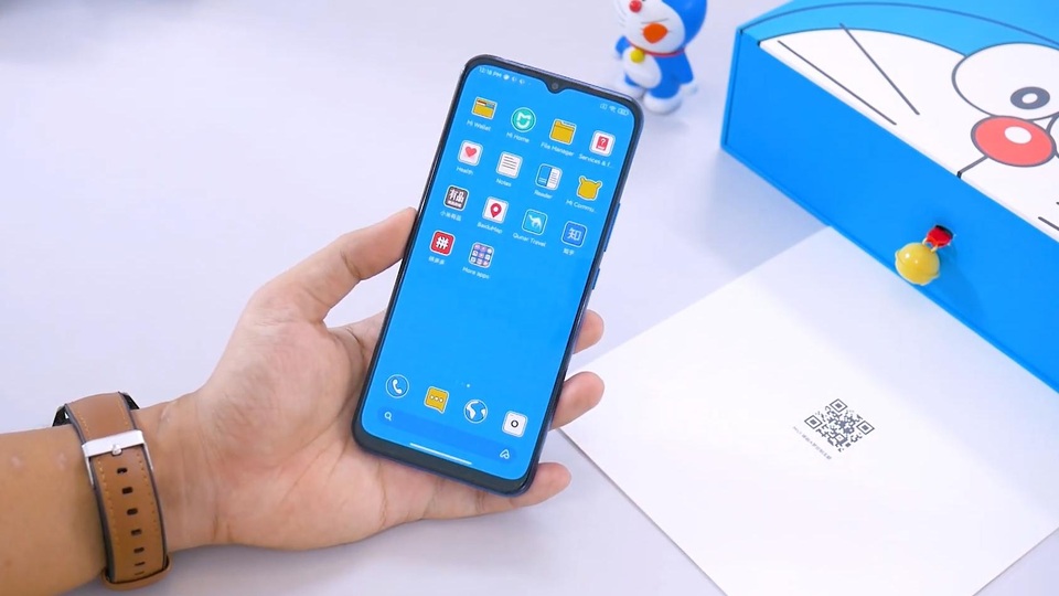 Cận cảnh chiếc smartphone phiên bản Doraemon đặc biệt tại Việt Nam - 3