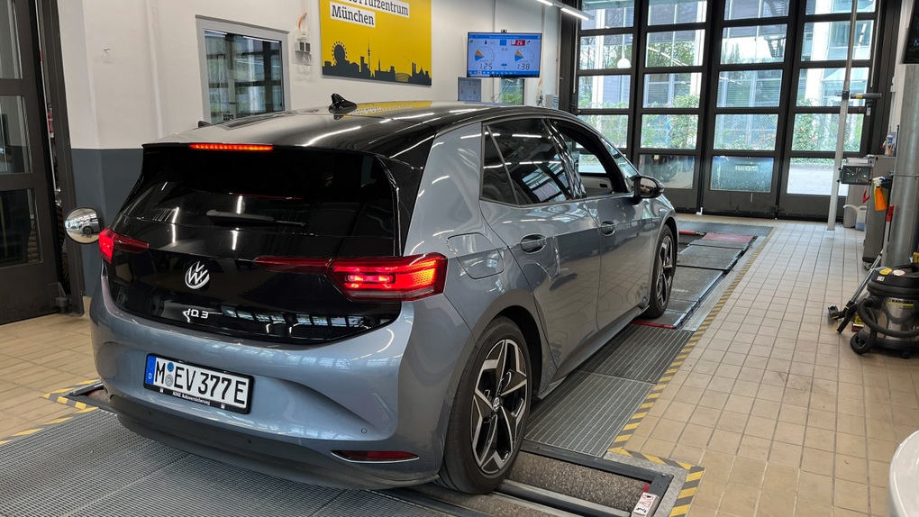 Chiếc xe điện có bộ pin gần như mới nguyên sau 170.000km nhờ mẹo đơn giản - 2 Chiếc xe điện có bộ pin gần như mới nguyên sau 170.000km nhờ mẹo đơn giản - 2