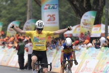 Ngoại binh người Nga thể hiện sức mạnh tại giải xe đạp xuyên Việt