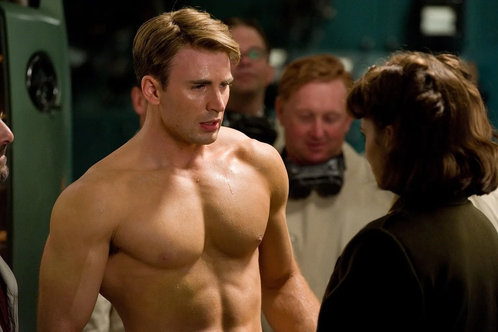 Chris Evans là người đàn ông quyến rũ nhất năm 2022 - 4 Chris Evans là người đàn ông quyến rũ nhất năm 2022 - 4