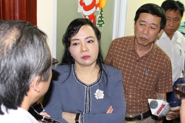 Bộ trưởng Y tế “choáng” với giá thủ thuật đắt gấp 200 lần tại phòng khám tư