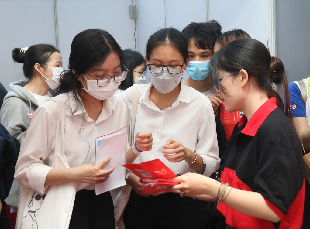 Tuyển ứng viên không yêu cầu kinh nghiệm, thu nhập 20 triệu đồng/tháng - 1 Tuyển ứng viên không yêu cầu kinh nghiệm, thu nhập 20 triệu đồng/tháng - 1