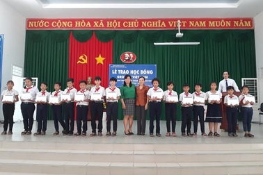 70 suất học bổng Grobest Việt Nam đến với học sinh nghèo Đồng Nai