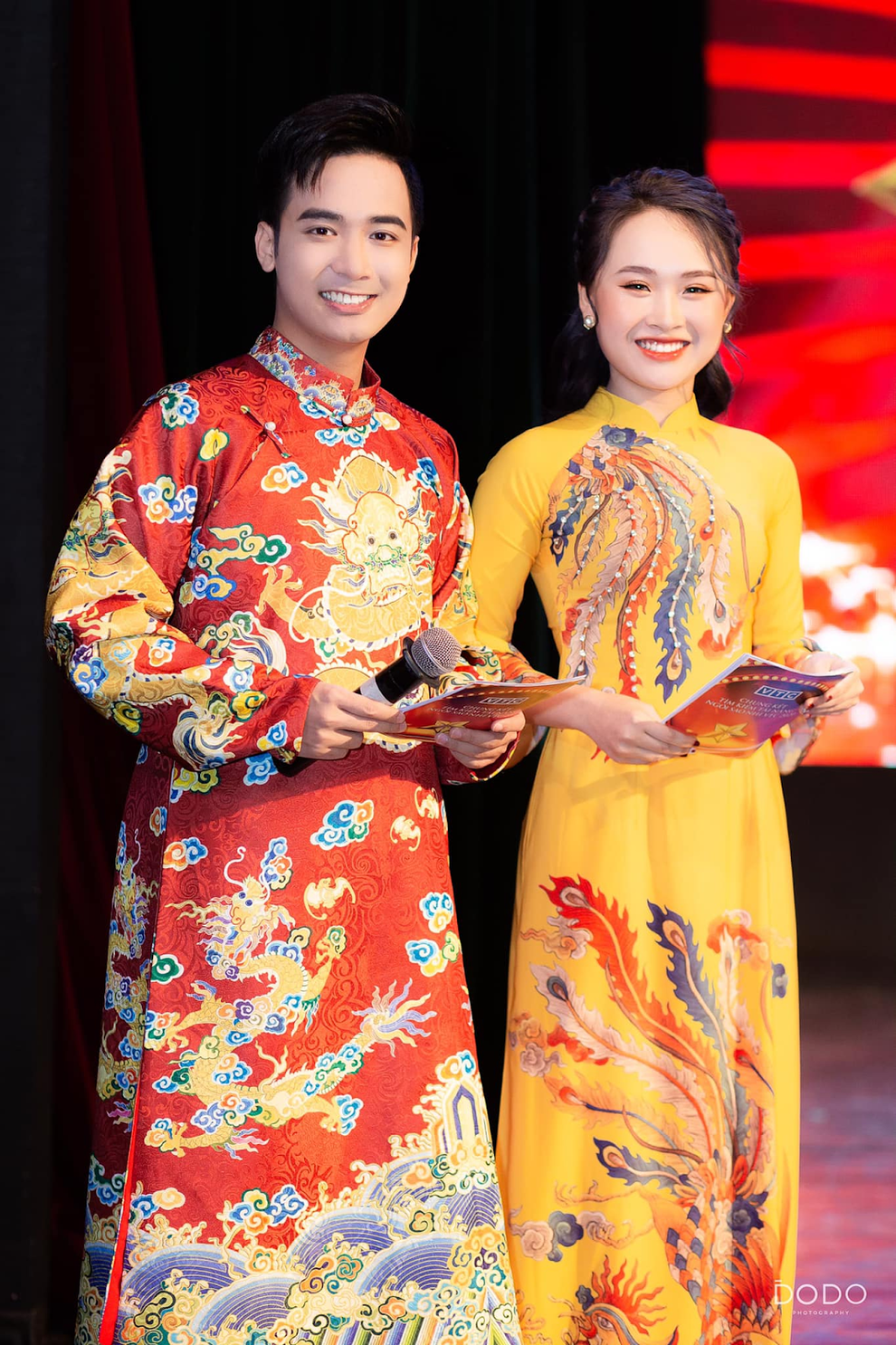 Nữ MC trẻ trường ĐH Thương Mại: Hãy gõ, cánh cửa sẽ mở ra - 2 Nữ MC trẻ trường ĐH Thương Mại: Hãy gõ, cánh cửa sẽ mở ra - 2