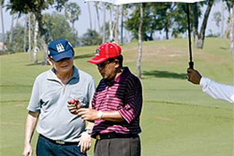 Thaksin kết thúc chuyến thăm Campuchia 