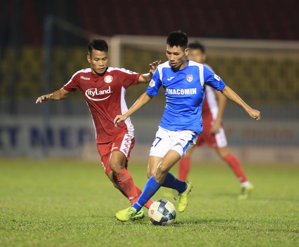 Than Quảng Ninh bất ngờ bừng sáng ở cuộc đua vô địch V-League - 2 Than Quảng Ninh bất ngờ bừng sáng ở cuộc đua vô địch V-League - 2
