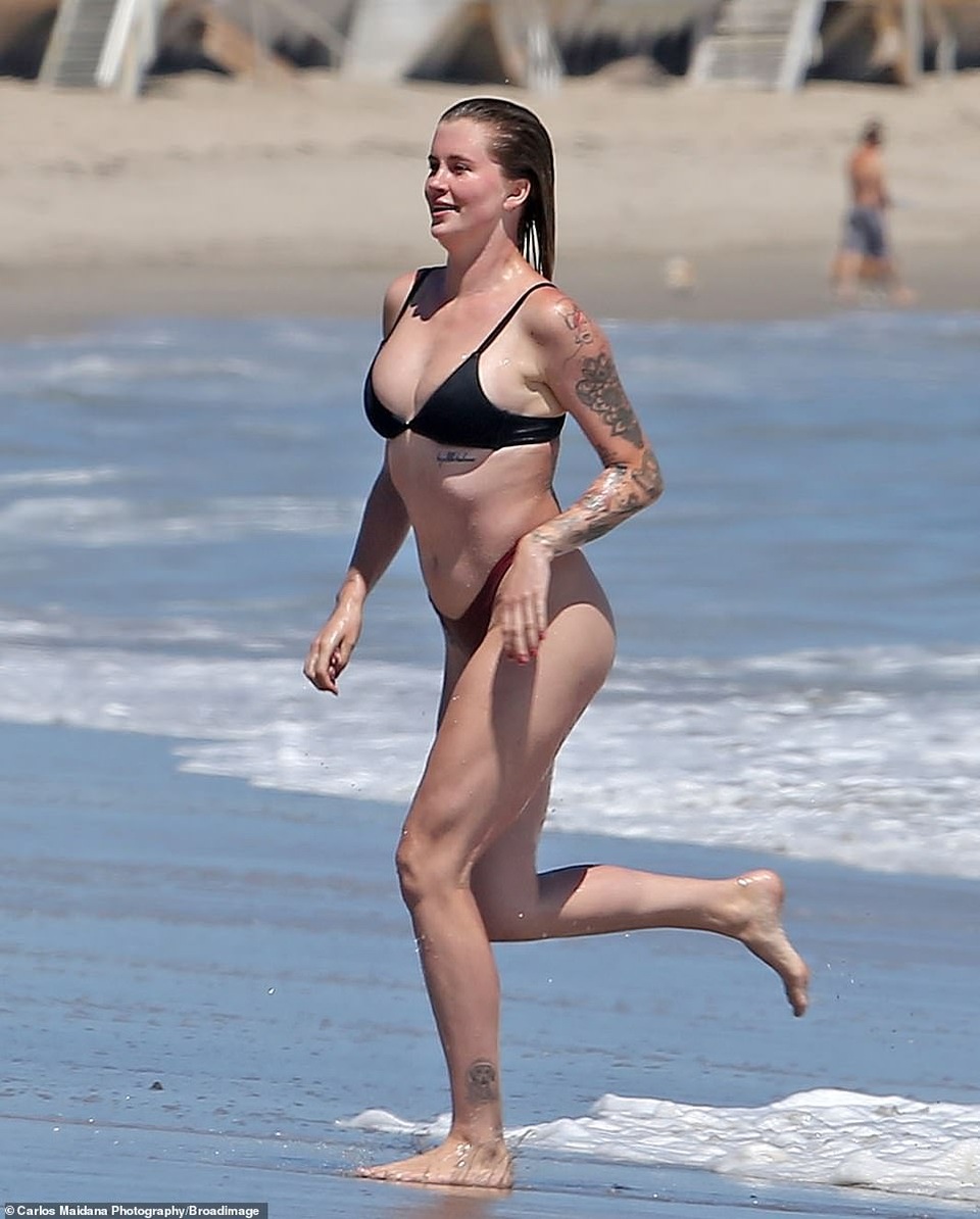 Người mẫu Ireland Baldwin khoe dáng đầy đặn - 3 Người mẫu Ireland Baldwin khoe dáng đầy đặn - 3