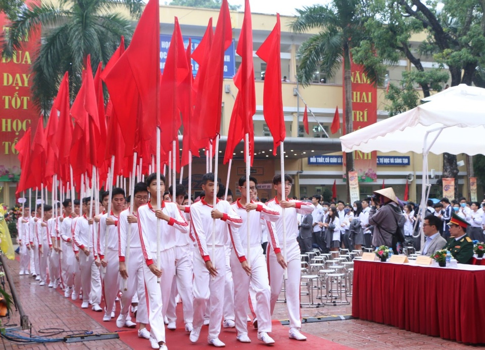 Trường THPT Yên Hòa kỉ niệm 60 năm thành lập và nhận Cờ thi đua Chính phủ - 3 Trường THPT Yên Hòa kỉ niệm 60 năm thành lập và nhận Cờ thi đua Chính phủ - 3