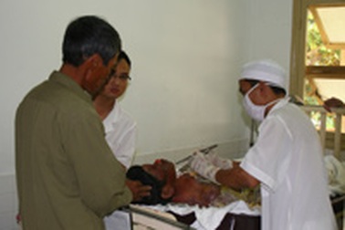 Nhà trọ bị phóng hoả giữa đêm, 5 người bỏng nặng