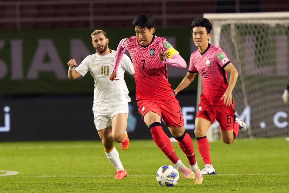 Son Heung Min ghi bàn, Hàn Quốc may mắn cầm hòa Iran - 2 Son Heung Min ghi bàn, Hàn Quốc may mắn cầm hòa Iran - 2