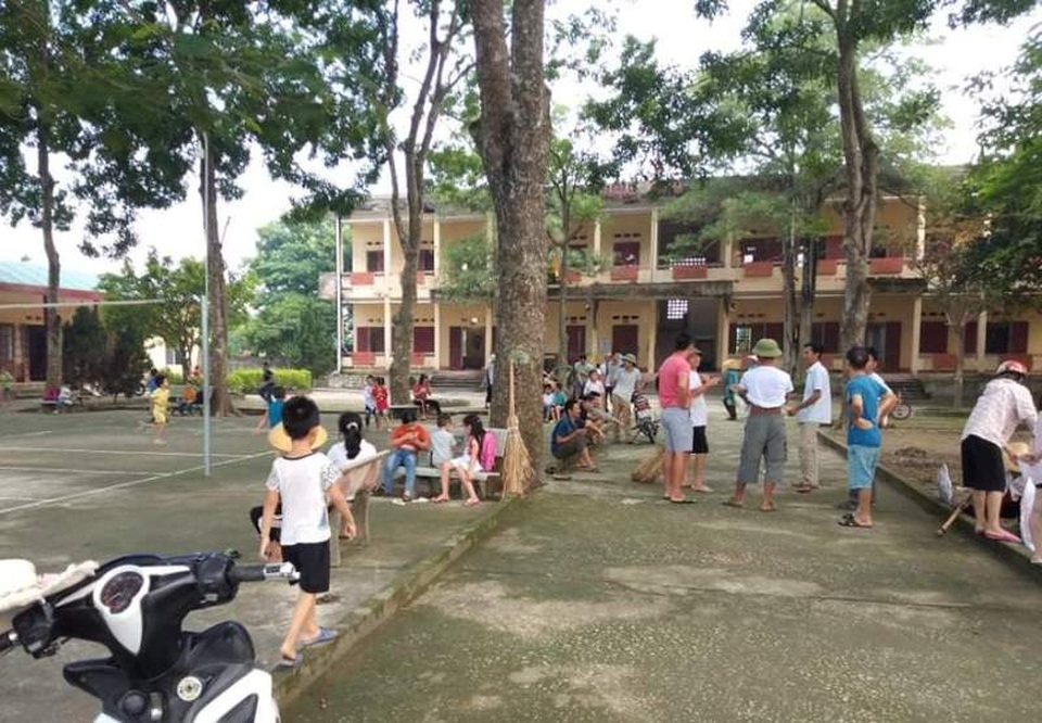 Vụ hàng trăm phụ huynh không cho trẻ đi học: Giữ lại 2 điểm trường - 4 Vụ hàng trăm phụ huynh không cho trẻ đi học: Giữ lại 2 điểm trường - 4