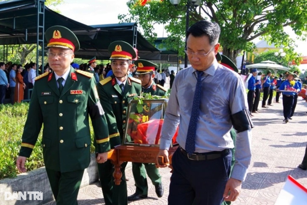 Phát hiện hài cốt liệt sỹ kèm nhiều di vật tại công trường điện gió - 2