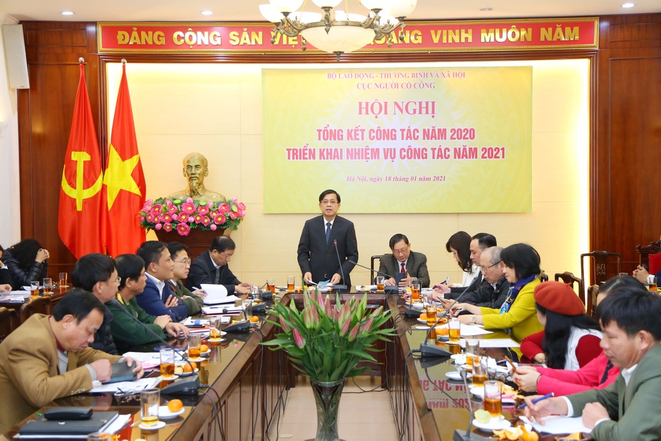 Hỗ trợ hơn 994.000 người có công và thân nhân gặp khó do Covid-19 - 1 Hỗ trợ hơn 994.000 người có công và thân nhân gặp khó do Covid-19 - 1