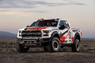 Ford F-150 Raptor 2017 sẵn sàng chinh phục các cuộc đua