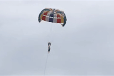 Du khách Australia tử nạn khi chơi dù lượn ở Thái Lan