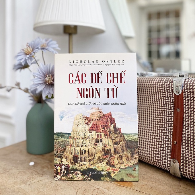Bìa sách sử dụng hình ảnh Tháp Babel là một huyền thoại trong Kinh Thánh, nhằm giải thích về sự bất đồng ngôn ngữ của các dân tộc trên thế giới.