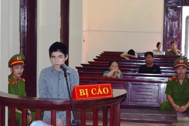 Đi chơi về bị mắng, nghịch tử siết cổ bà nội đến chết