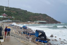 Khẩn cấp ứng phó hiện tượng "thời tiết rất lạ" chưa từng xảy ra ở Bình Định